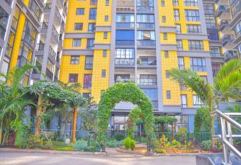 Chic 2-Bedroom Haven in Kilimani allows 18 year olds to book a room