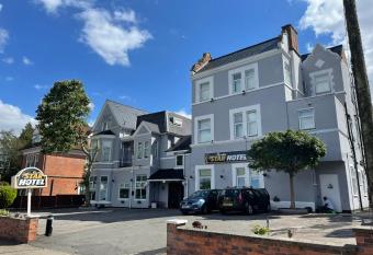 Star Hotel, South Leicester allows 18 year olds to book a room
