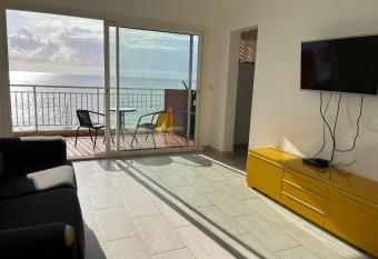 Studios en bordure de mer avec balcon R  sidence les N  r  ides has Balcony rooms