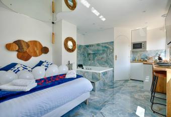 welcome to Santorini allows 18 year olds to book a room