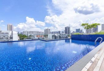 Centralize Stylish Loft Apartment Near MRT                    has Balcony rooms