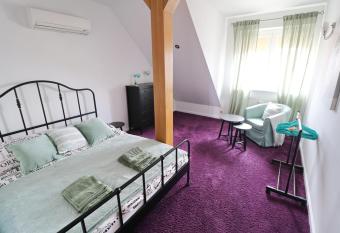 WR  BELKI has rooms with a private hot tub