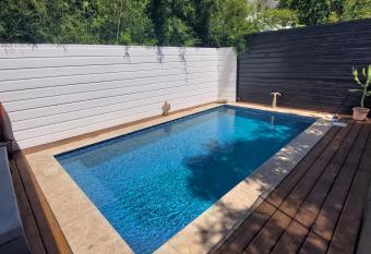 La Cas Aline allows 18 year olds to book a room