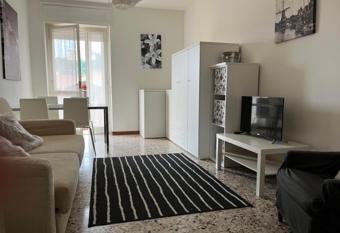 APPARTAMENTO MAZZINI allows 18 year olds to book a room