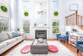 Roomy 4bd on private Cul-de-Sac allows 18 year olds to book a room