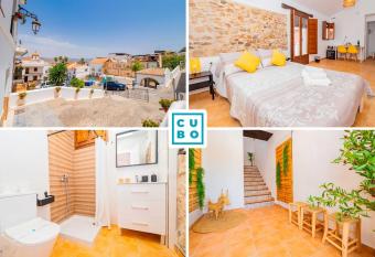 Cubo s La Casa del Arco Room Pajaro has Balcony rooms