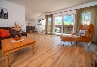 Ferienwohnungen Immer sch  n - Bergnasennen has Balcony rooms