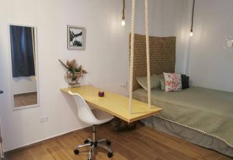 MaaR Estudio 7, a 2 cuadras del Malec  n de La Paz allows 18 year olds to book a room