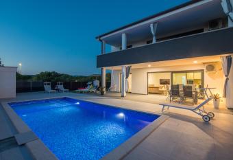 Apartment Aurora Island Krk Malinska has Balcony rooms