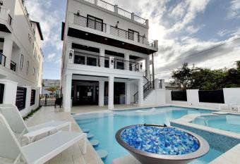 Absolutely Perfect! has rooms with a private hot tub