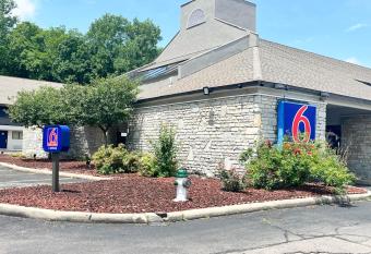 Studio 6 Suites Dayton, Oh - Englewood has Smoking rooms