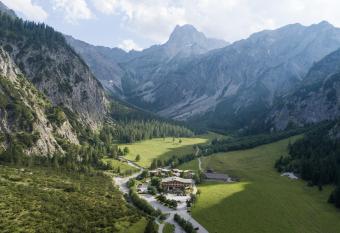 Gramai Alm alpengenuss & natur spa has Balcony rooms