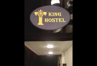 KING Hostel in Center allows 18 year olds to book a room