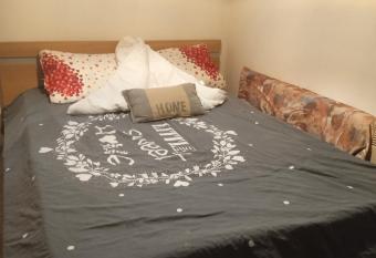 Chambre d h  te au centre ville allows 18 year olds to book a room