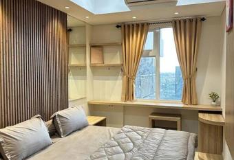 Apartment Podomoro Medan 1 BR - Lincoln 11 has Balcony rooms