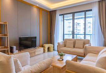 3BRunit R&F Princess Garden View has rooms with a private hot tub