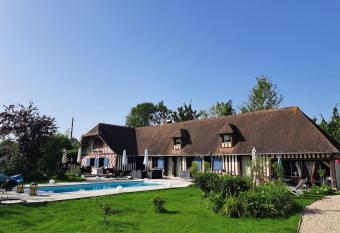 L  alie allows 18 year olds to book a room