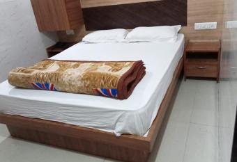 HOTEL SHREE KRISHNA has Balcony rooms