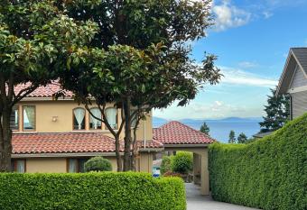             white Rock has Balcony rooms