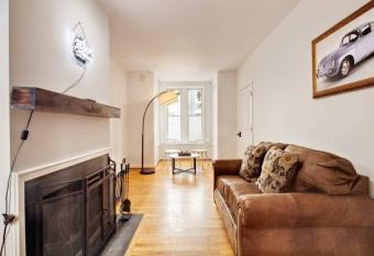 The Art Suite -Capital HILL DC allows 18 year olds to book a room