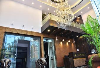 ADH SAK Royal allows 18 year olds to book a room