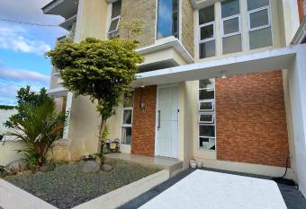 Sedjuk Malioboro Homestay Family Syariah has Balcony rooms