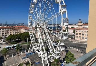Studio - Vue Mer - Grande Terrasse allows 18 year olds to book a room