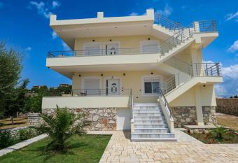 Villa Fjorald has Balcony rooms