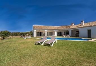 Hotel Mokayla has Smoking rooms