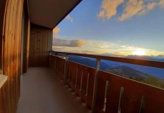 Prapoutel has Balcony rooms