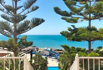 Bel appartement en bord de mer has Balcony rooms