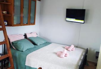 Chris & Mary Comfort Rooms (country house) has Balcony rooms