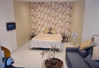 Maison de charme Paris stade de France has Balcony rooms