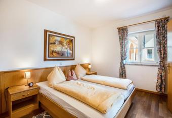 Weingut Lieselehof Apt Aurora has Balcony rooms