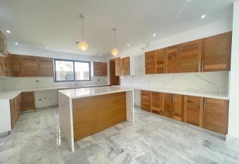 Apartamentos En Loa Cerros De Gurabos allows 18 year olds to book a room