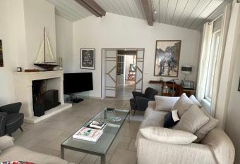 L   Avant-Port has Balcony rooms