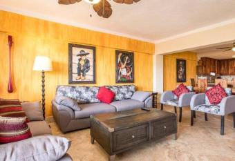 Casa Mariachis Marina Sol Steps to Town and Beach allows 18 year olds to book a room