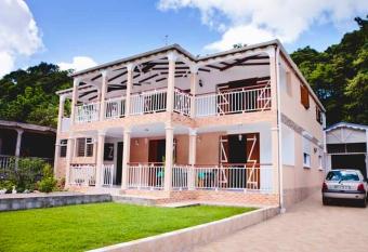Appartement de 3 chambres avec jardin clos et wifi a Morne a l Eau has Balcony rooms