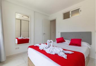Alterhome apartamento con piscina en Maspalomas allows 18 year olds to book a room