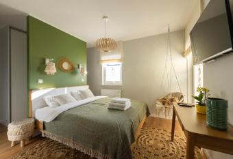 Chambre d h  tes Lawendowa 26 allows 18 year olds to book a room