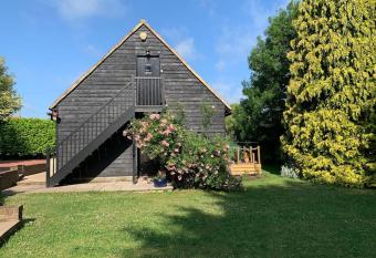 Newly converted 2 storey, 2 bedroom, barn in Long Melford has Balcony rooms