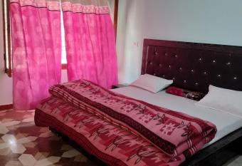 Aashiyana Home Stay has Balcony rooms