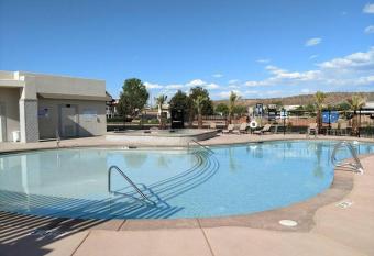 Mountain View Oasis Washington Utah 2309 has rooms with a private hot tub