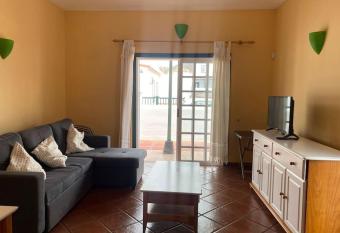 Casa barbacoa, patio en la playa has Balcony rooms