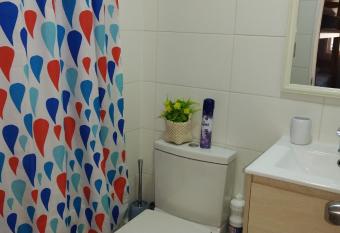 Hermoso Departamento has rooms with a private hot tub