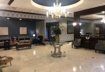 Clarion Hotel & Suites University-Shippensburg has Balcony rooms