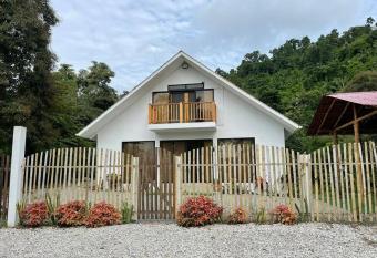 Villa de Campo Noctiluca En Manglar alto allows 18 year olds to book a room