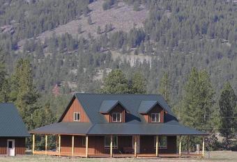 Tunk Valley Ranch House has Balcony rooms