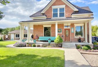 The Panguitch House allows 18 year olds to book a room