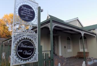 Jaloersplek / Victorian On Vaal has Balcony rooms